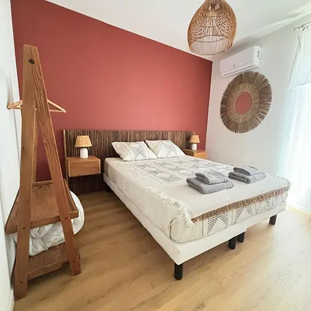 Renovated Designer Historic Center 4 People Apartamento